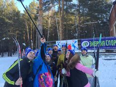 Волонтеры осваивают секреты лыжных гонок